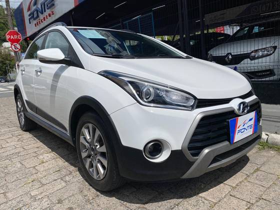 HYUNDAI HB20X 1.6 16V PREMIUM FLEX 4P AUTOMÁTICO